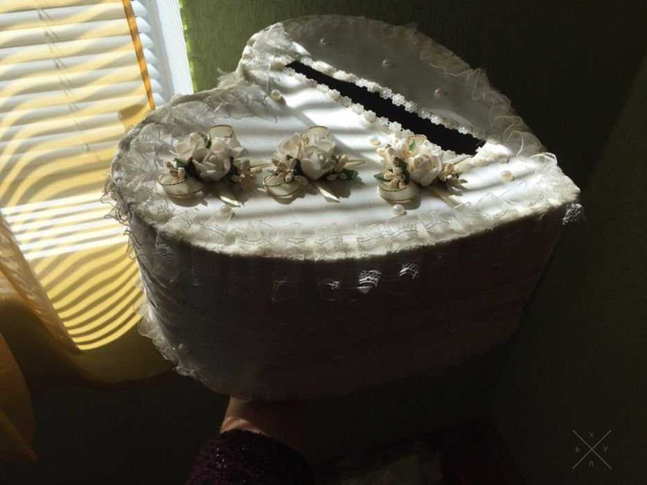 Продам! Свадебные аксессуары, свечи,подушечка под кольца! Недорого!