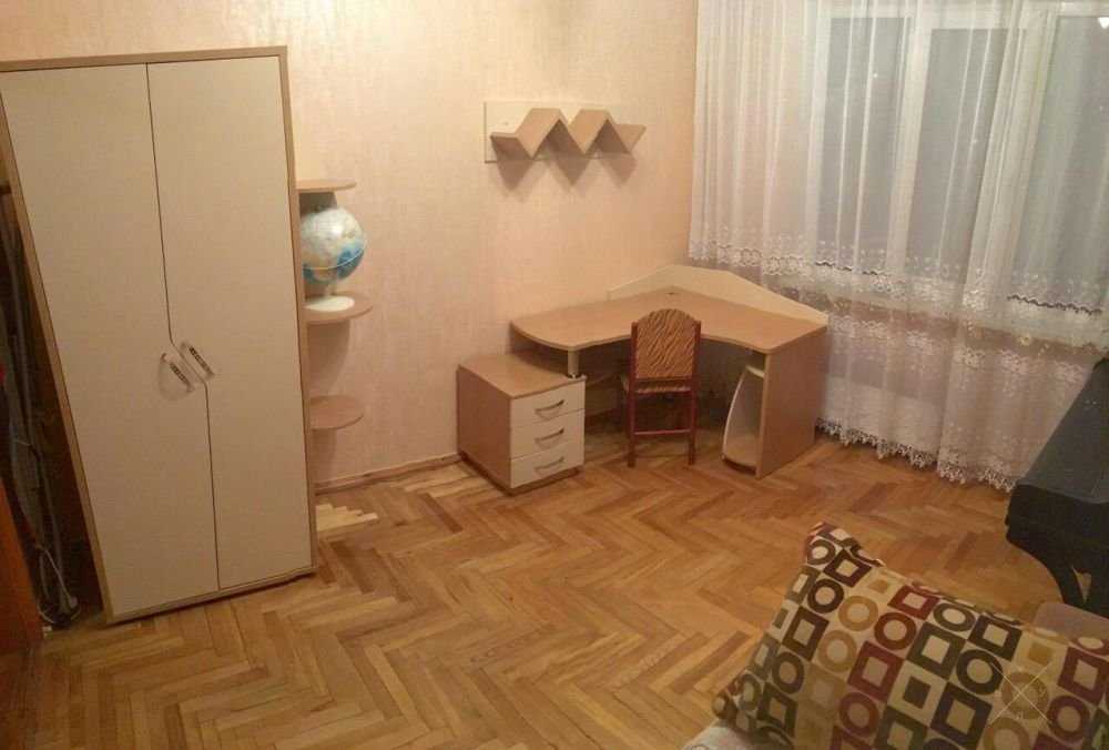 3-х комн. квартира 72 м.кв. метро Теремки.