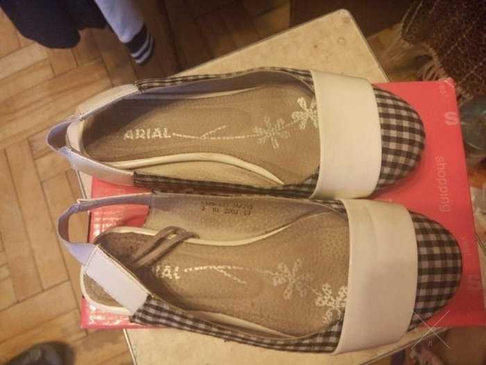 Продам туфли для девочки