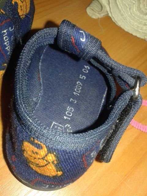 Продам детские босоножки