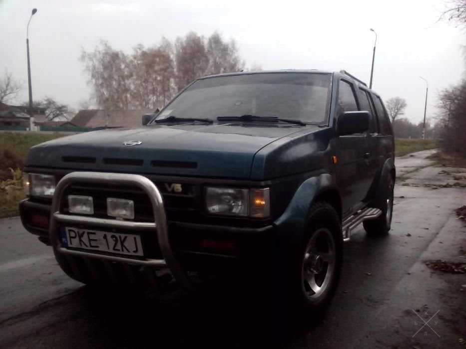 Продаю Nissan Terrano 1