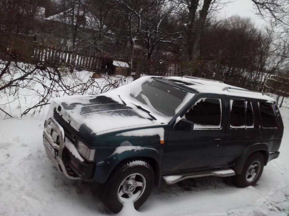 Продаю Nissan Terrano 1