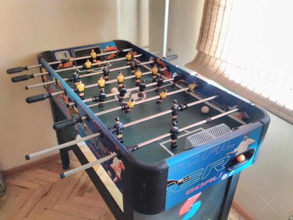 Продам игровой футбольный стол.Не дорого.Есть мягкие игрушки.
