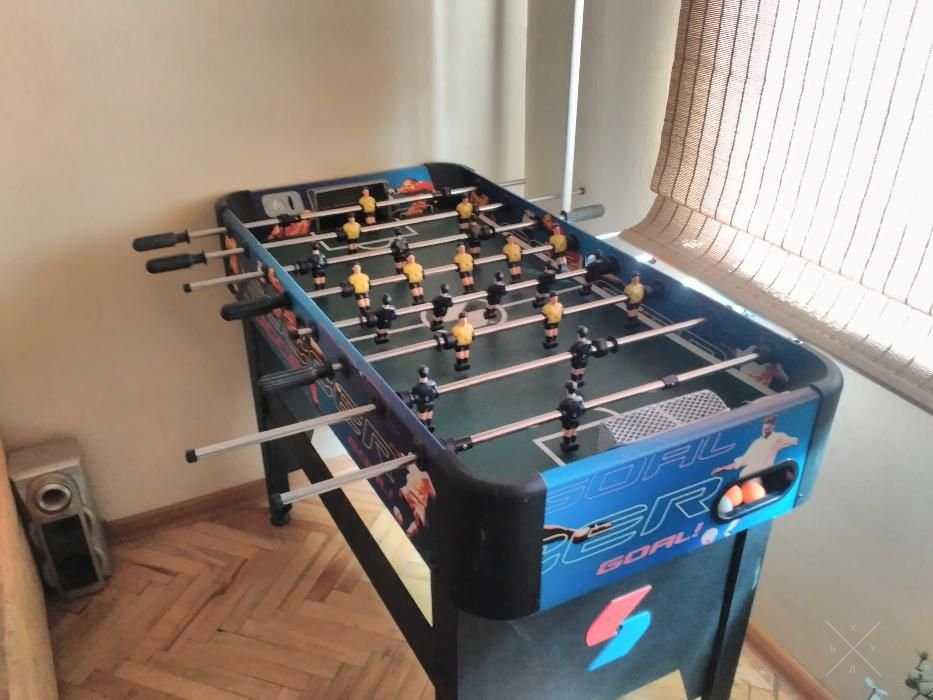 Продам игровой футбольный стол.Не дорого.Есть мягкие игрушки.