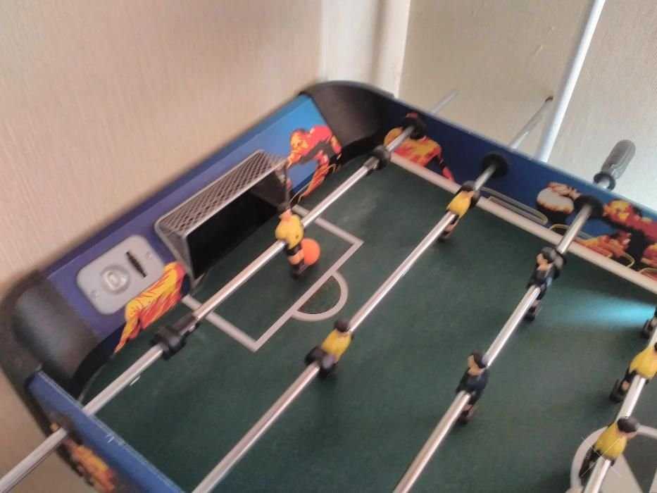 Продам игровой футбольный стол.Не дорого.Есть мягкие игрушки.