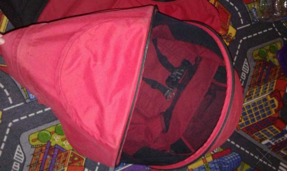 Britax капюшон красный
