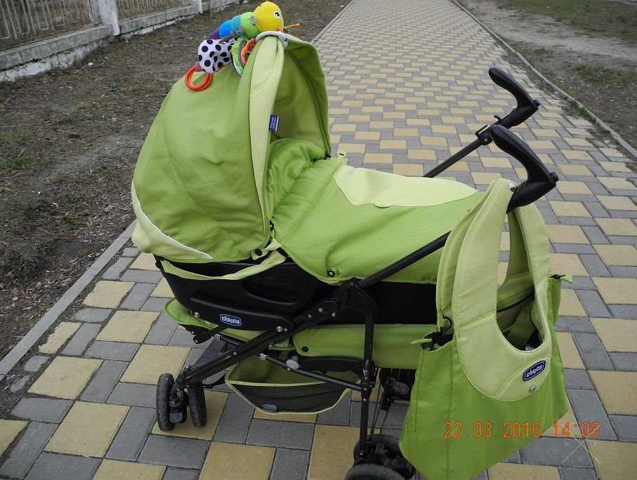 Коляска фирменная CHICCO 3 в 1: автокресло, люлька, прогулка