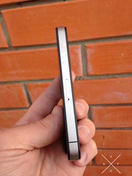 Продам оригинальный Apple iphone 4 16 Gb