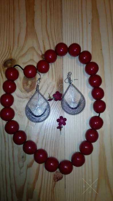 Продам бусы и серьги (бижутерия)