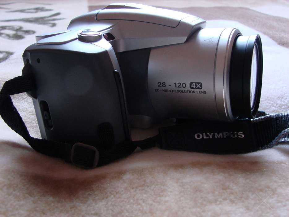 Зеркальный плёночный фотоаппарат OLIMPUS IS - 500 + сумка OLIMPUS