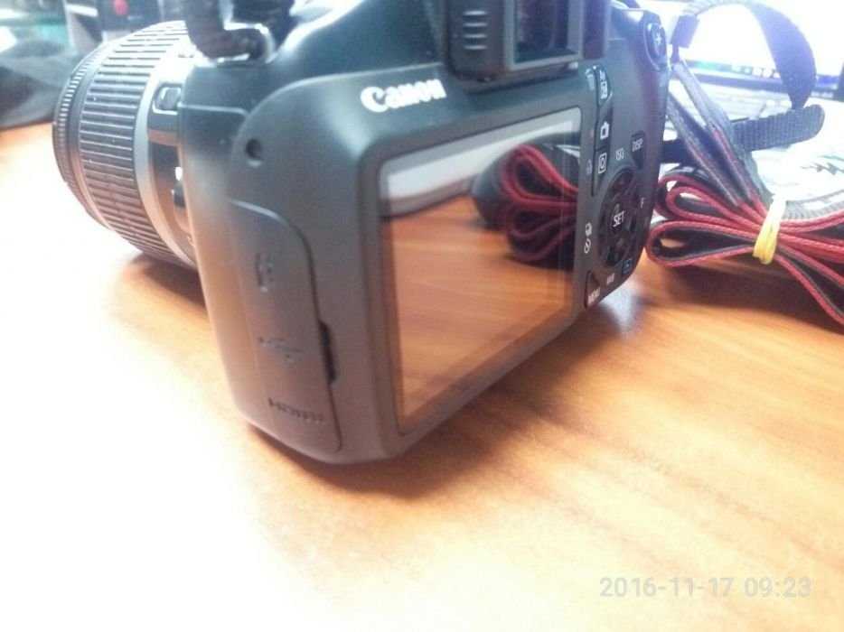 Зеркальный фотоаппарат Cannon 1100D