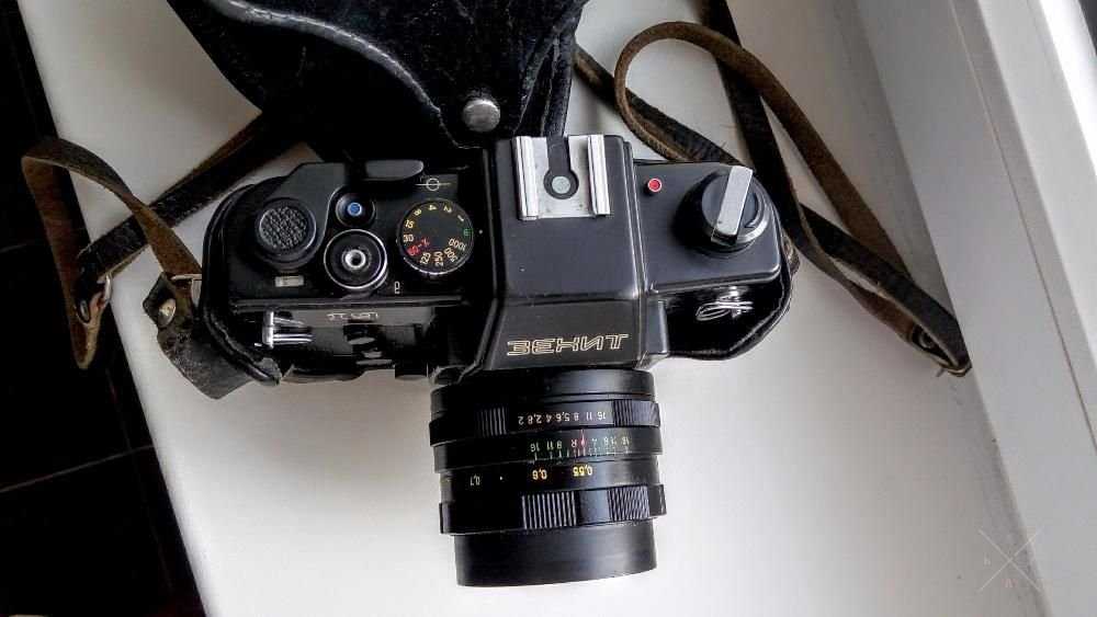 Зеркальный фотоаппарат Зенит 19 ( пленочный )