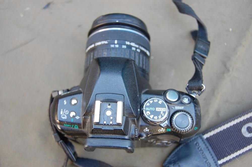 Зеркальный цифровой фотоаппарат Olympus E-410