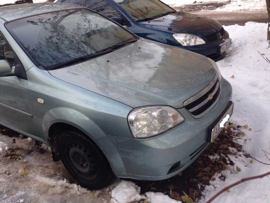 Продаю машину Chevrolet Lacetti 1.6 бензин МКПП 2005г/в