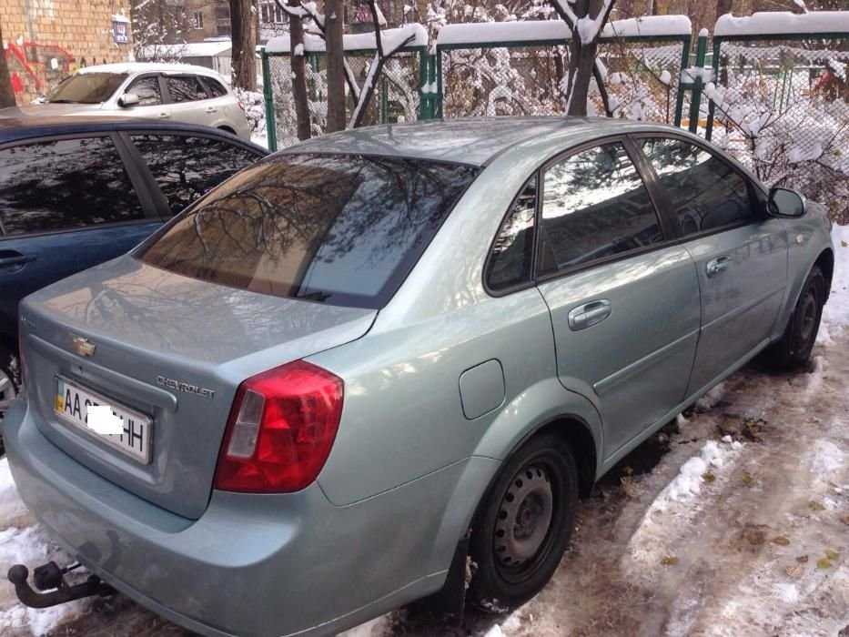 Продаю машину Chevrolet Lacetti 1.6 бензин МКПП 2005г/в