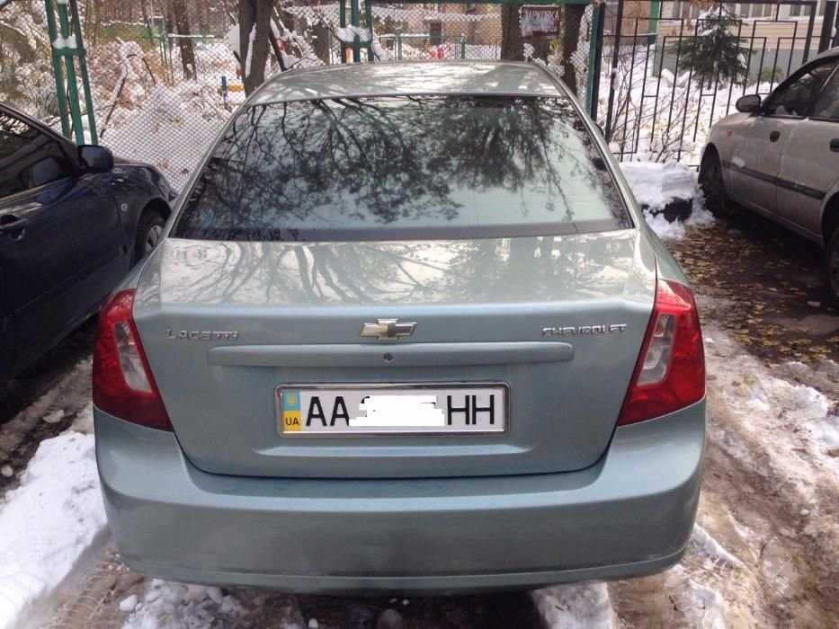 Продаю машину Chevrolet Lacetti 1.6 бензин МКПП 2005г/в