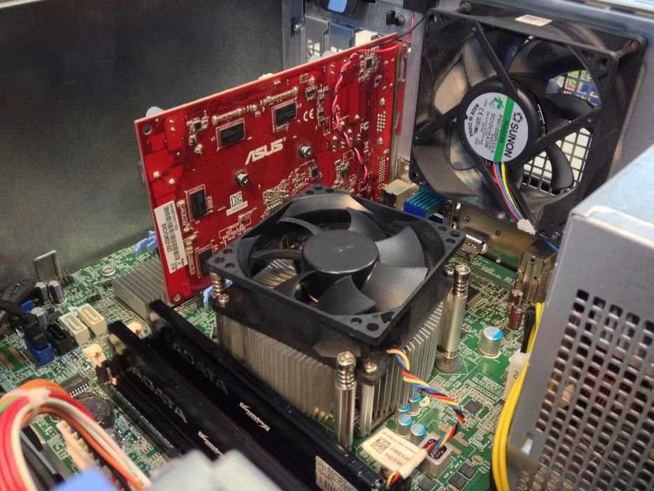 Системник Dell 790 Intel Core i5-2500, 8gb, SSD, Radeon 5670 1gb!