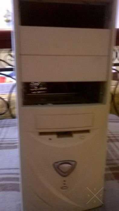 Системный блок: Intel Pentium 4/3.00GHz/2 Гб ОЗУ/200 Гб HDD