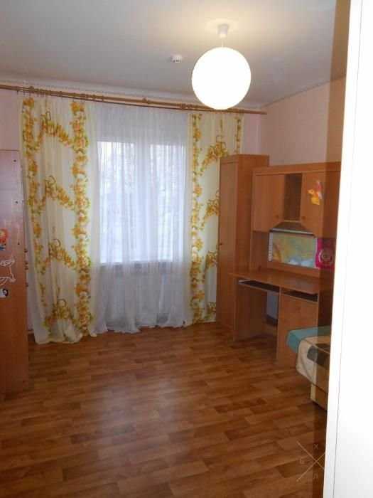 Сдам 3 квартиру ул.Трутенко 9а м.Васильковская