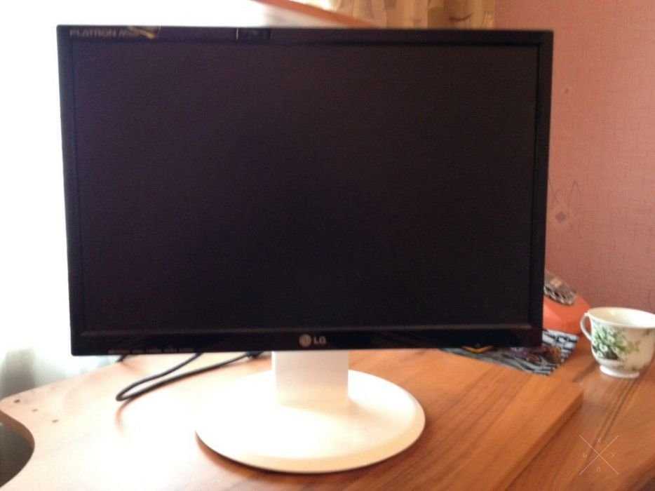 Срочно! Практически новый Монитор Lg Flatron L196wtq 19*