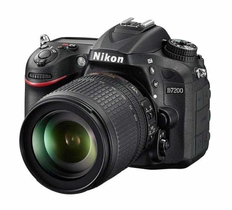 Фотокамера зеркальная D7200 kit 18105 VR black ТМ Nikon