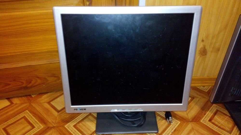 Три монитора 17" Benq 19" Fuji-Siemens 19" Proview все вместе 3шт