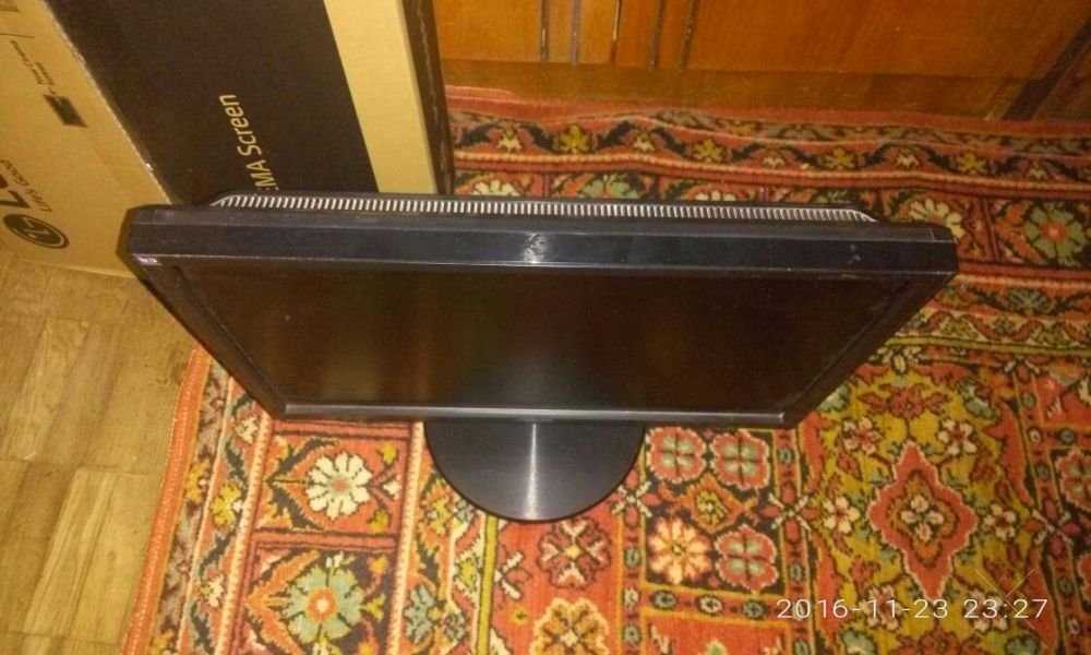 Монитор ASUS 17дьюмов 550гр состояние хорошее.