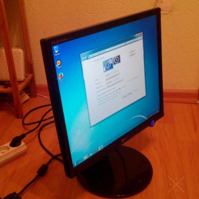 Монитор LG 1952 c DVI+VGA +кабеля в комплекте идеальное состояние