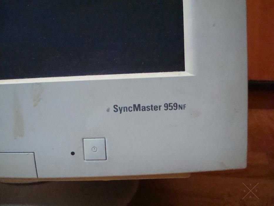Монитор Samsung SyncMaster 550b и SyncMaster 959NF