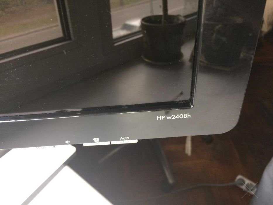 Монитор 24" HP Pavilion w2408h