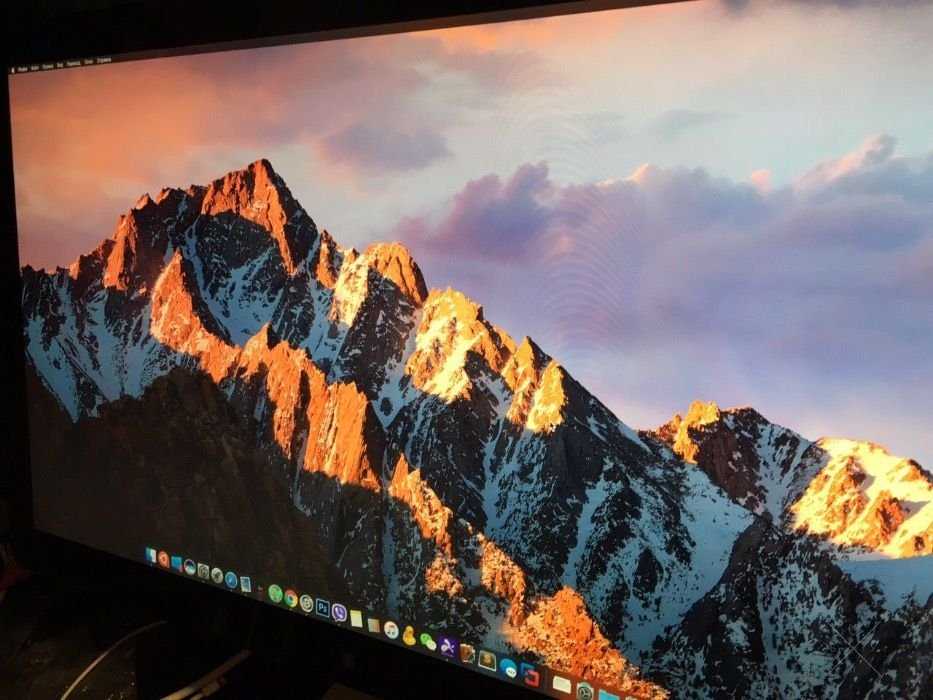 Apple 27" Thunderbolt LED Cinema Display (MC914)