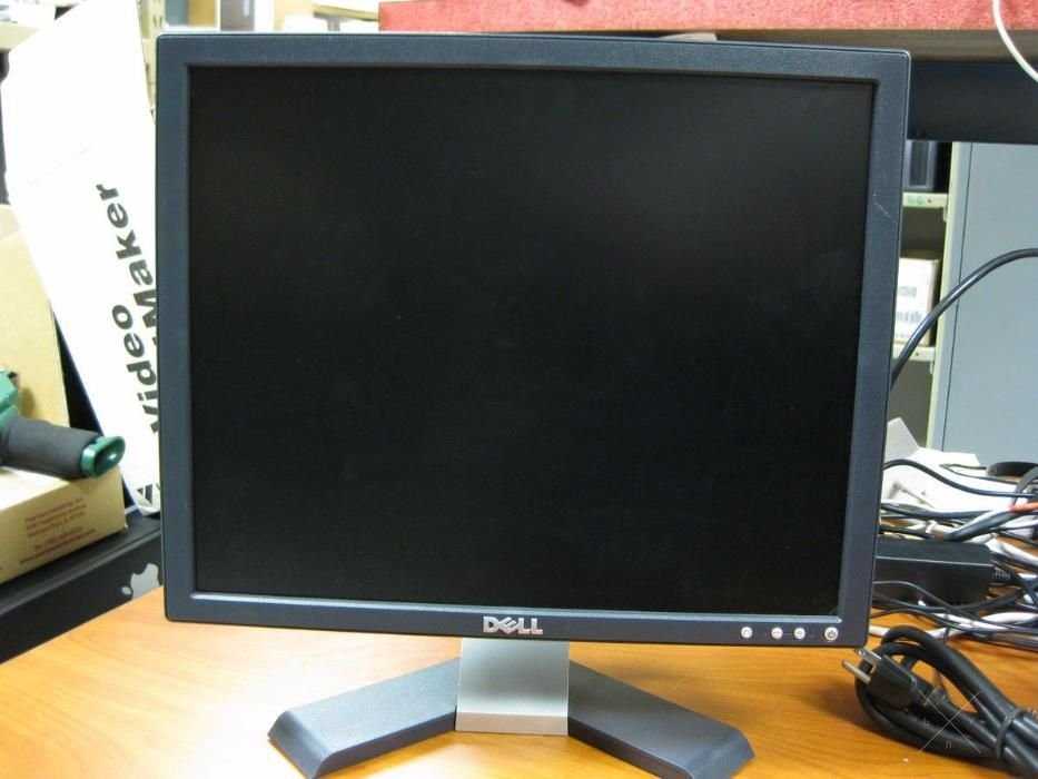 Монитор Dell 19" c дефектом