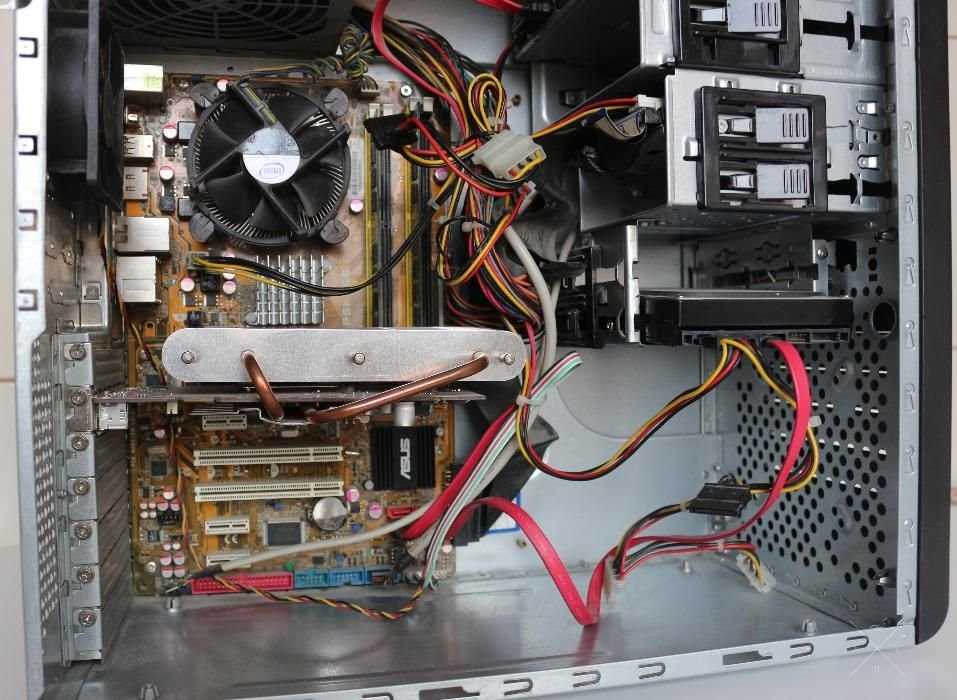 Системный блок: Intel Core 2 Duo, 2 Gb RAM, 400 Gb HDD, Nvidia Geforce