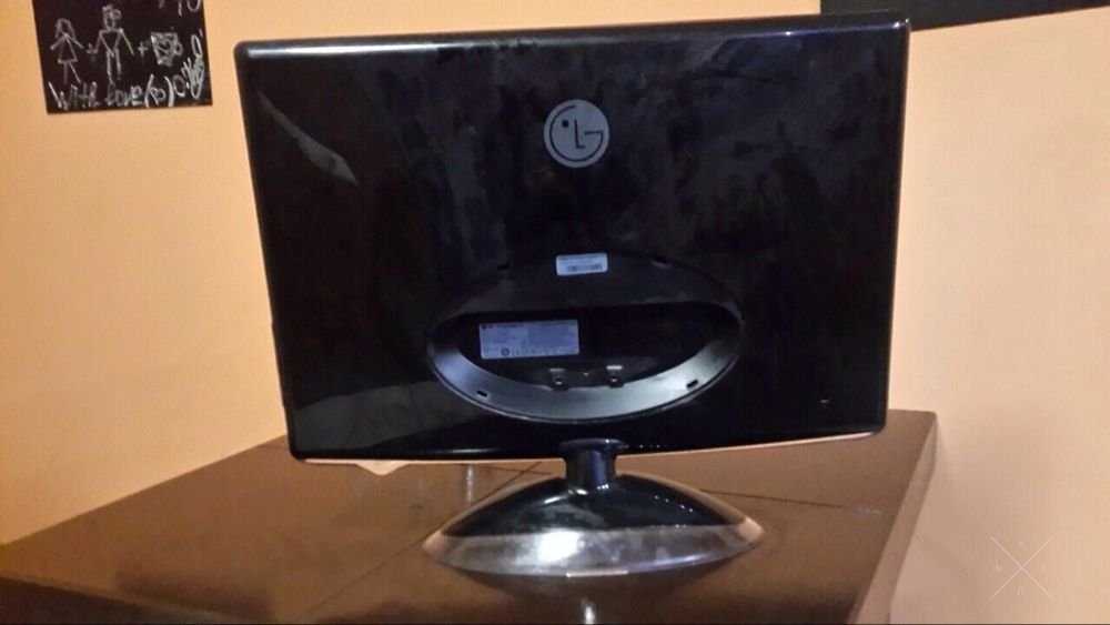 Монитор 22" LG Flatron W2284F-PF