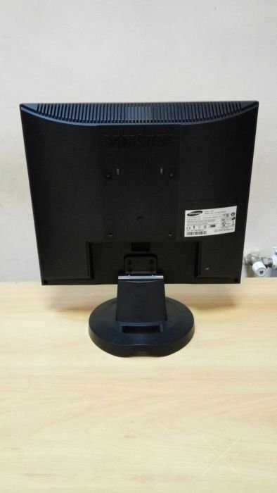 Монитор 17" LCD Samsung 17" SyncMaster 720N
