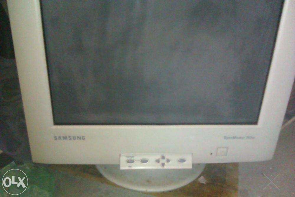 Монитор Samsung SynMaster 757NF