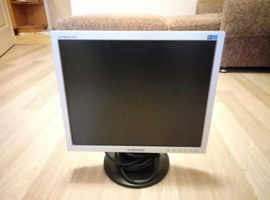 Монитор Samsung 723N