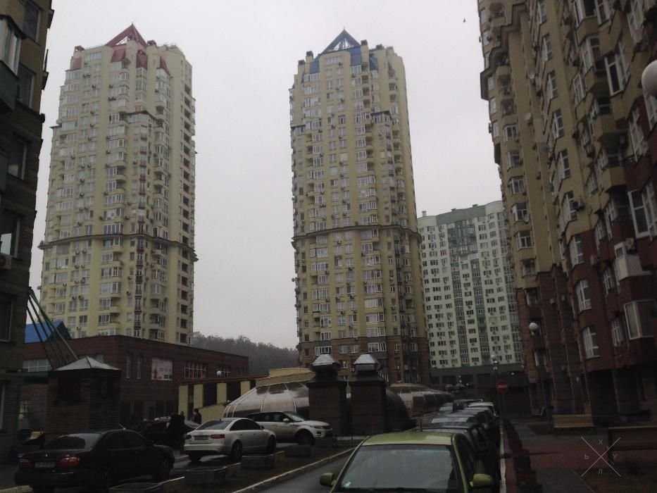 Распродажа подземных паркомест в ЖК "Времена Года" Кудряшова 20.
