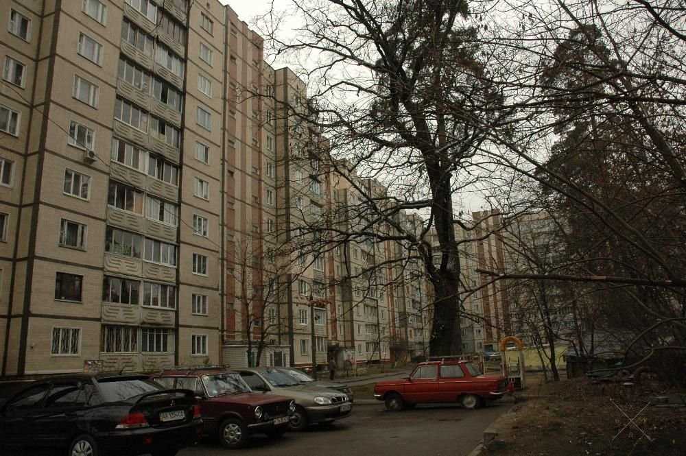 Сдам койко-место без Хозяев. возле ст.Метро Святошино. Без комиссии