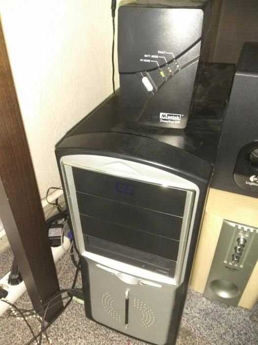 Продам отличный офисно-игровой компьютер: 3.16GHz, 8GB RAM, SSD 120G