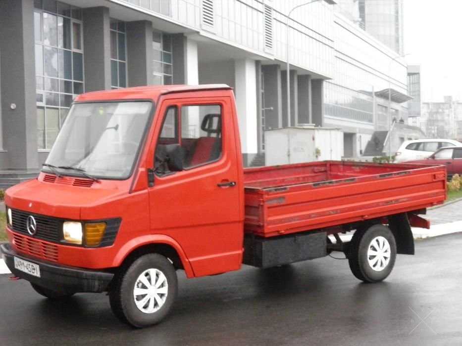 Mercedes- Benz 208D (бортовий)