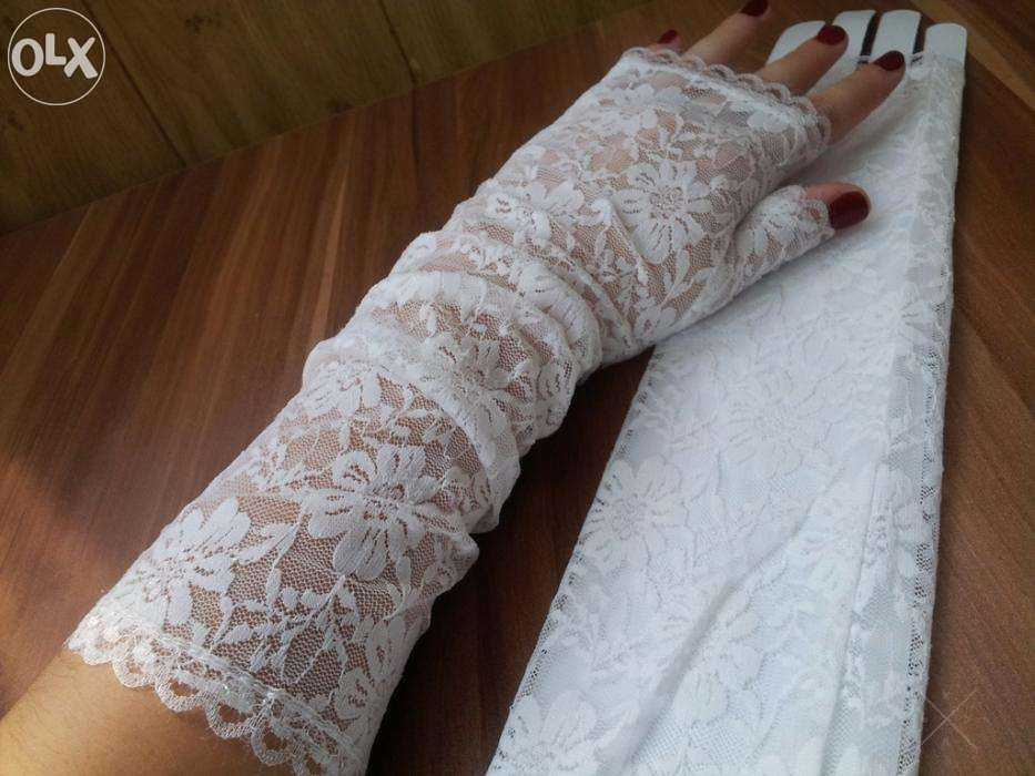 Белые ажурные перчатки без пальцев