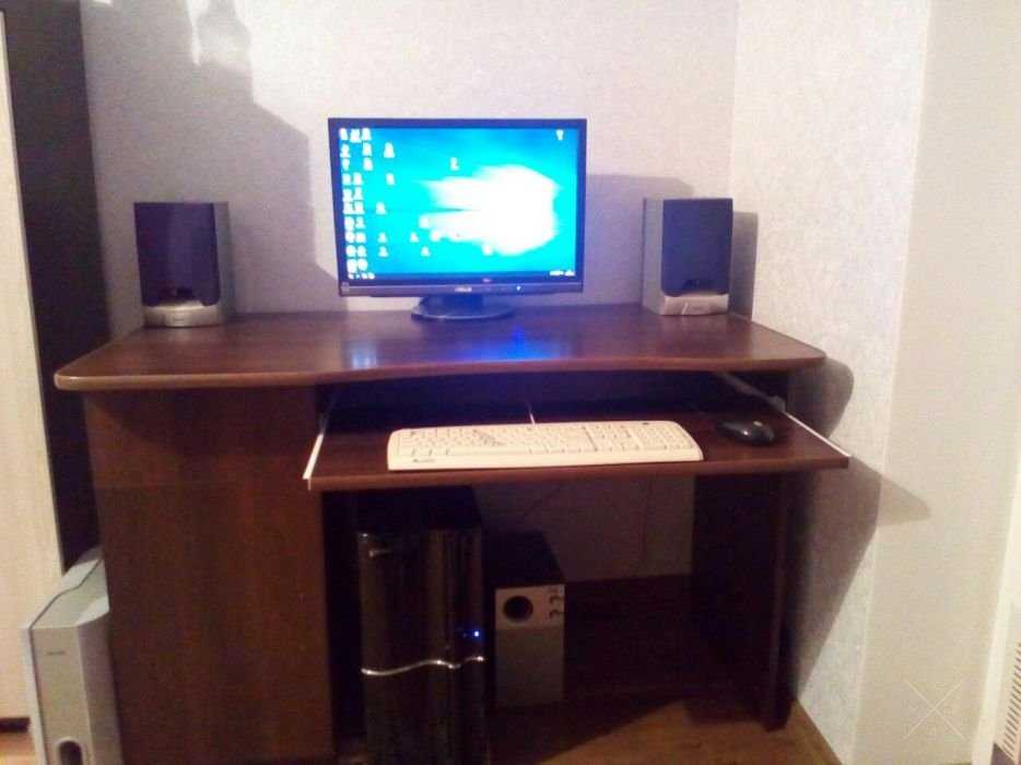 Стационарный компьютер+ компьютерный стол