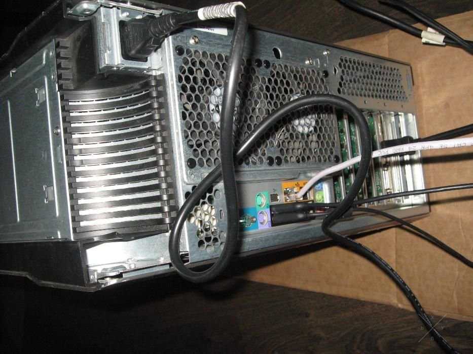HP Z800 рабочая станция XEON Nvidia Quadro 768Мб