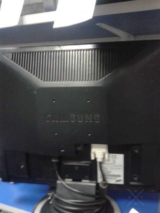 Монитор Samsung SynsMaster 930BF