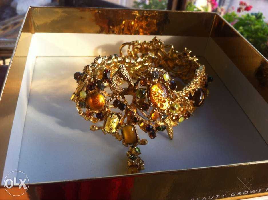 Колье Christian Lacroix бижутерия с позолотой, смотрится очень дорого