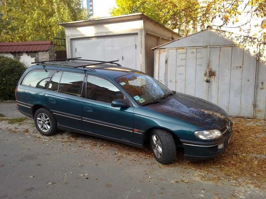 Автомобиль Опель Омега В