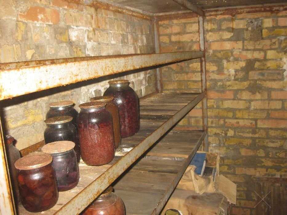 Капитальный гараж у издательства "Киевская правда"
