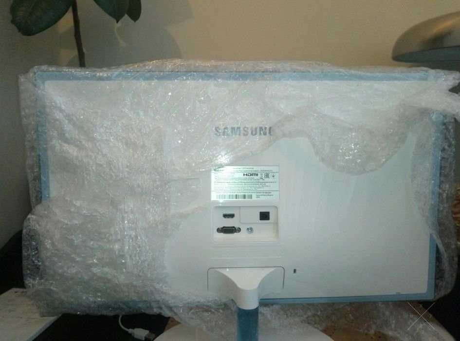 Белый монитор 23'6 LED Samsung