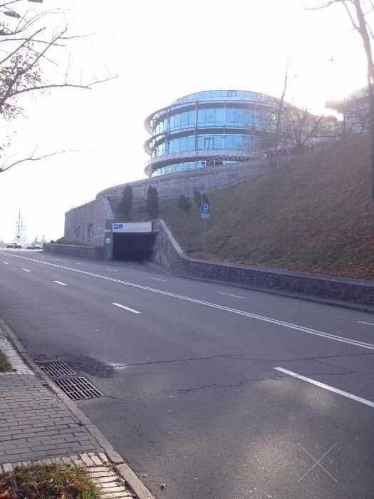 Продам элитный паркинг в самом центре города